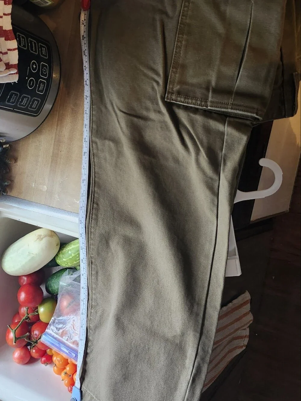 Levi’s Brown Canvas Cargo Pants 42R — Rugged, Reliable & Ready for Anything